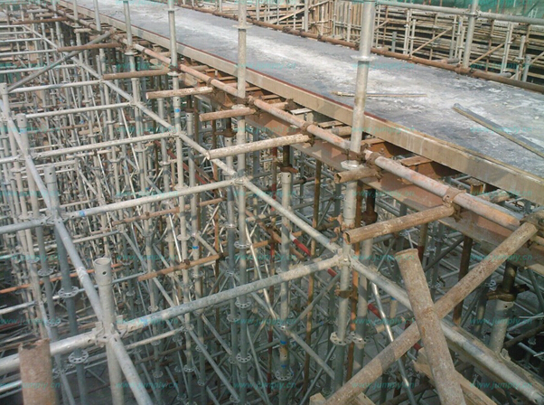 【建筑鋼管腳手架】完工后理應“功成身退”！